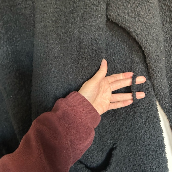 SKIMS Black Teddy Robe - Picture 7 of 7